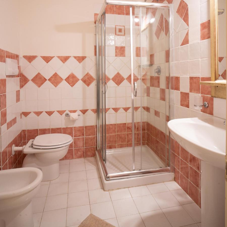 Hotel Pedra Santa Baja Sardinia Eksteriør billede