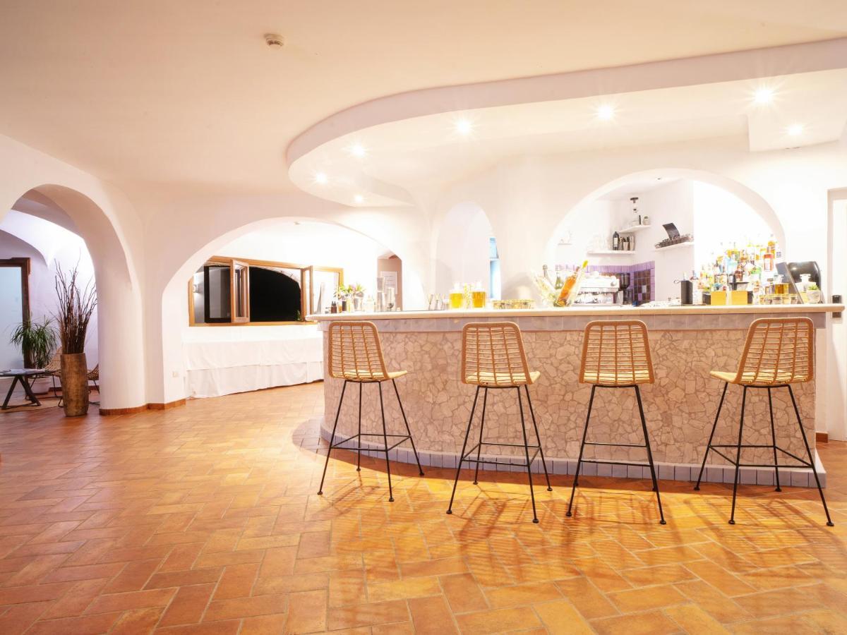 Hotel Pedra Santa Baja Sardinia Eksteriør billede