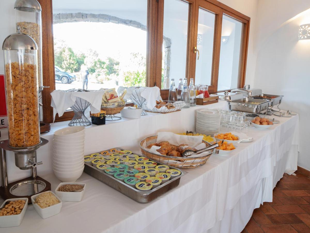 Hotel Pedra Santa Baja Sardinia Eksteriør billede