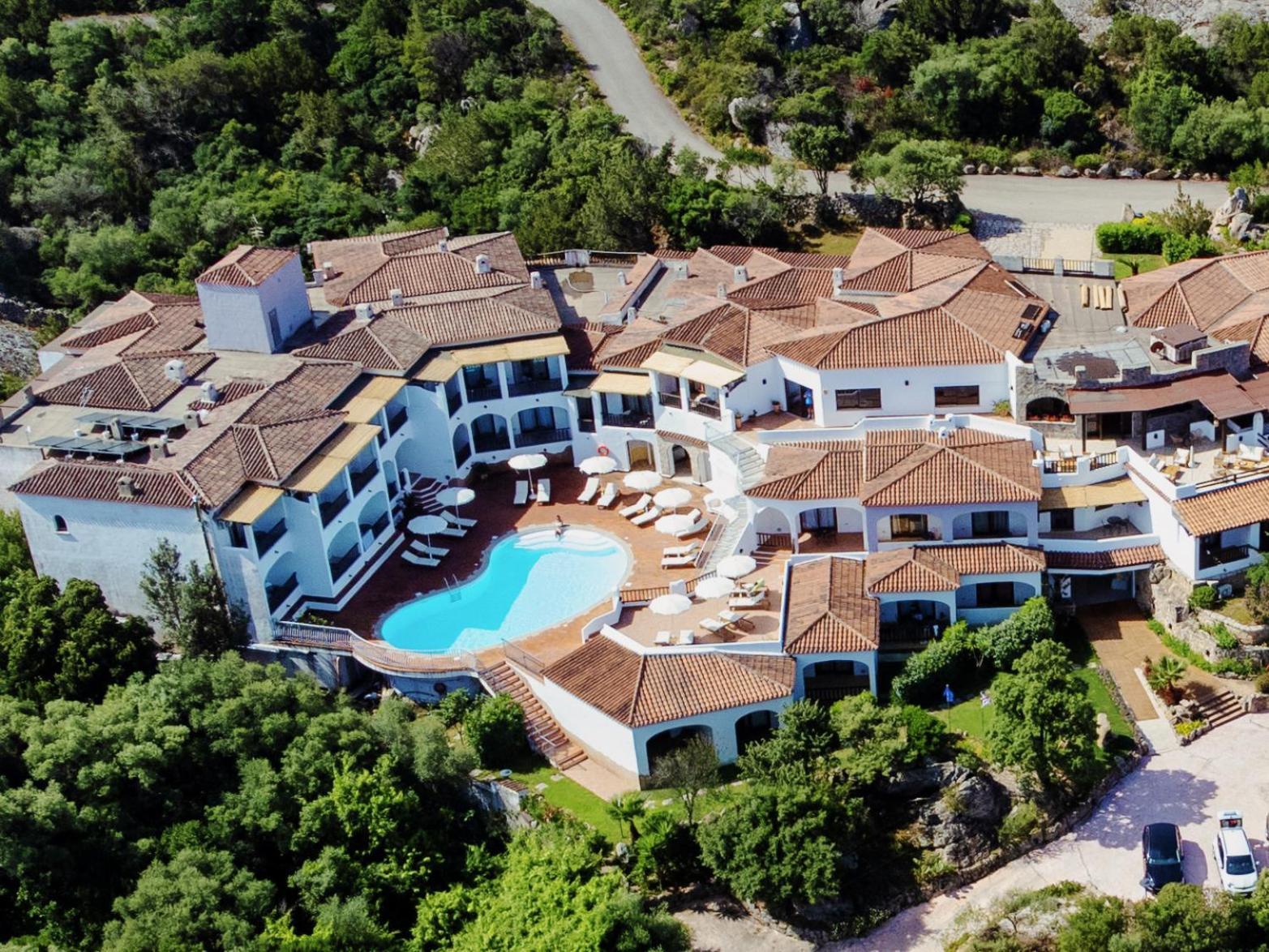 Hotel Pedra Santa Baja Sardinia Eksteriør billede